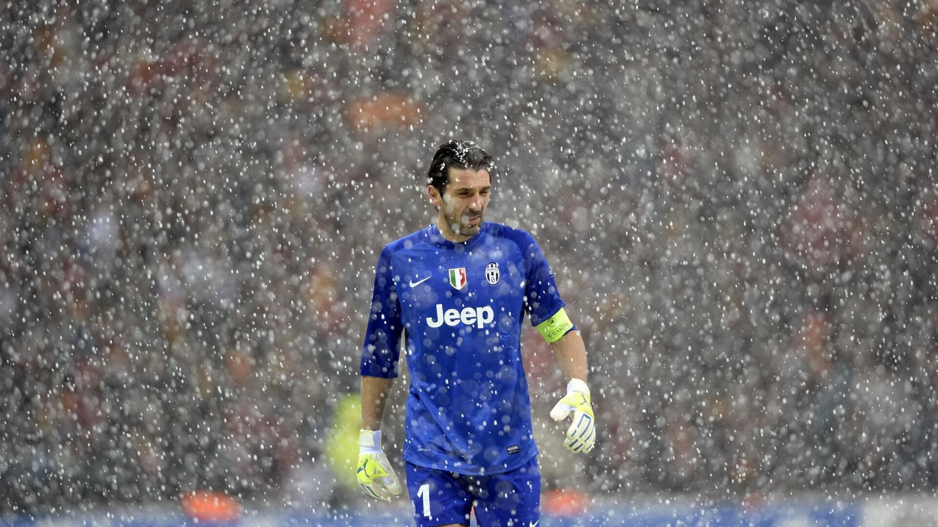 世界杯“球迷签名墙”成为当地新晋网红打卡点